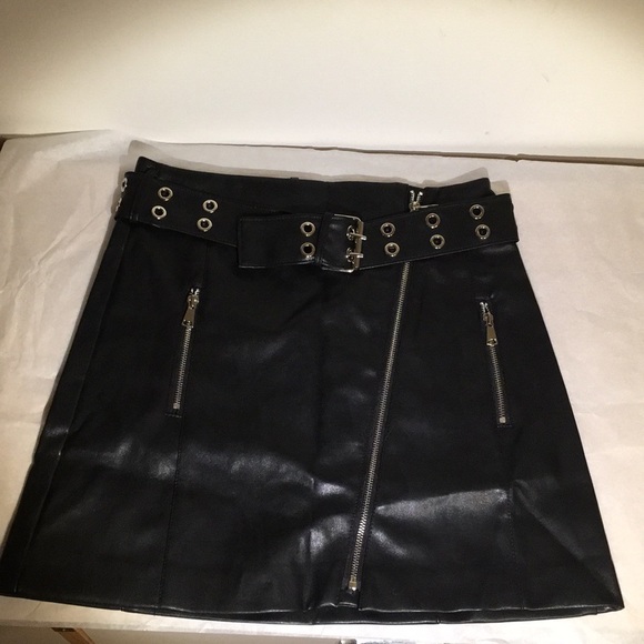 Host Pick Zara Black Vegan Leather Mini Skirt M - Picture 5 of 8